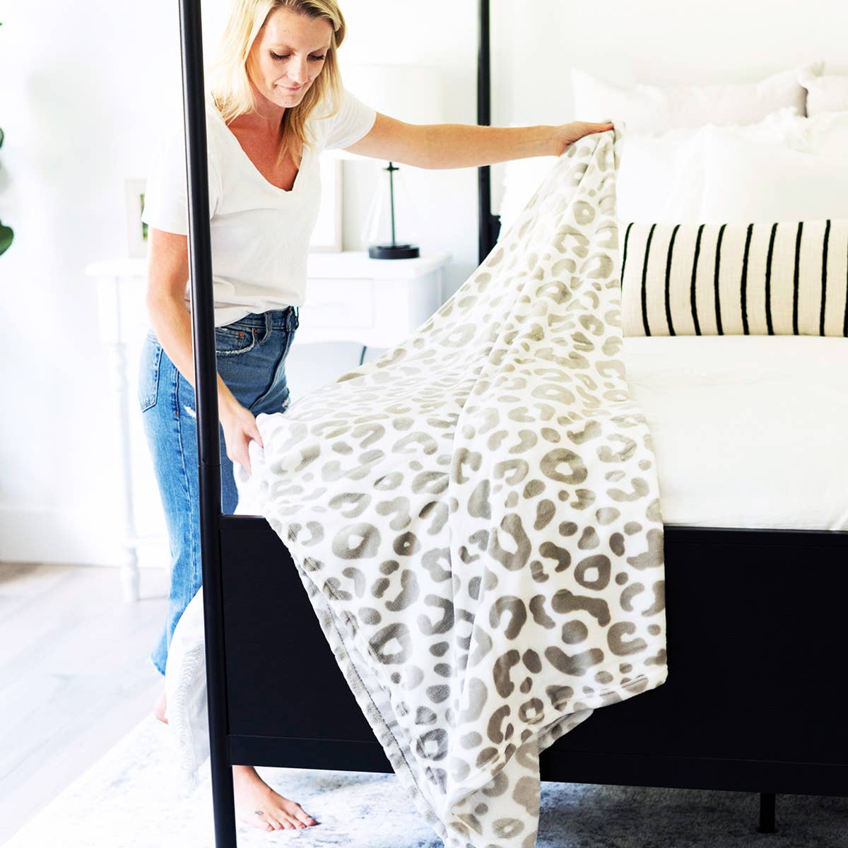 Viv&Lou - Natural Leopard Blanket