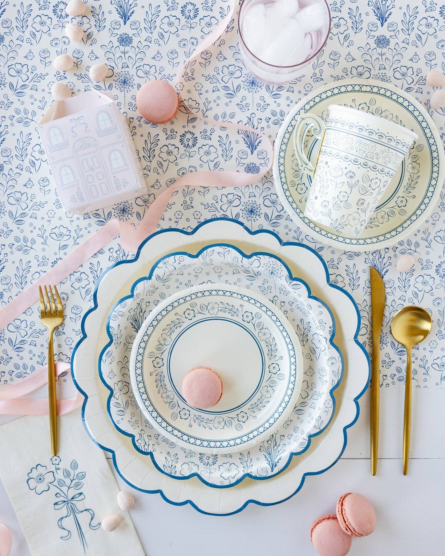 My Mind’s Eye - PEM1020 - Pembroke Floral Paper Table Runner