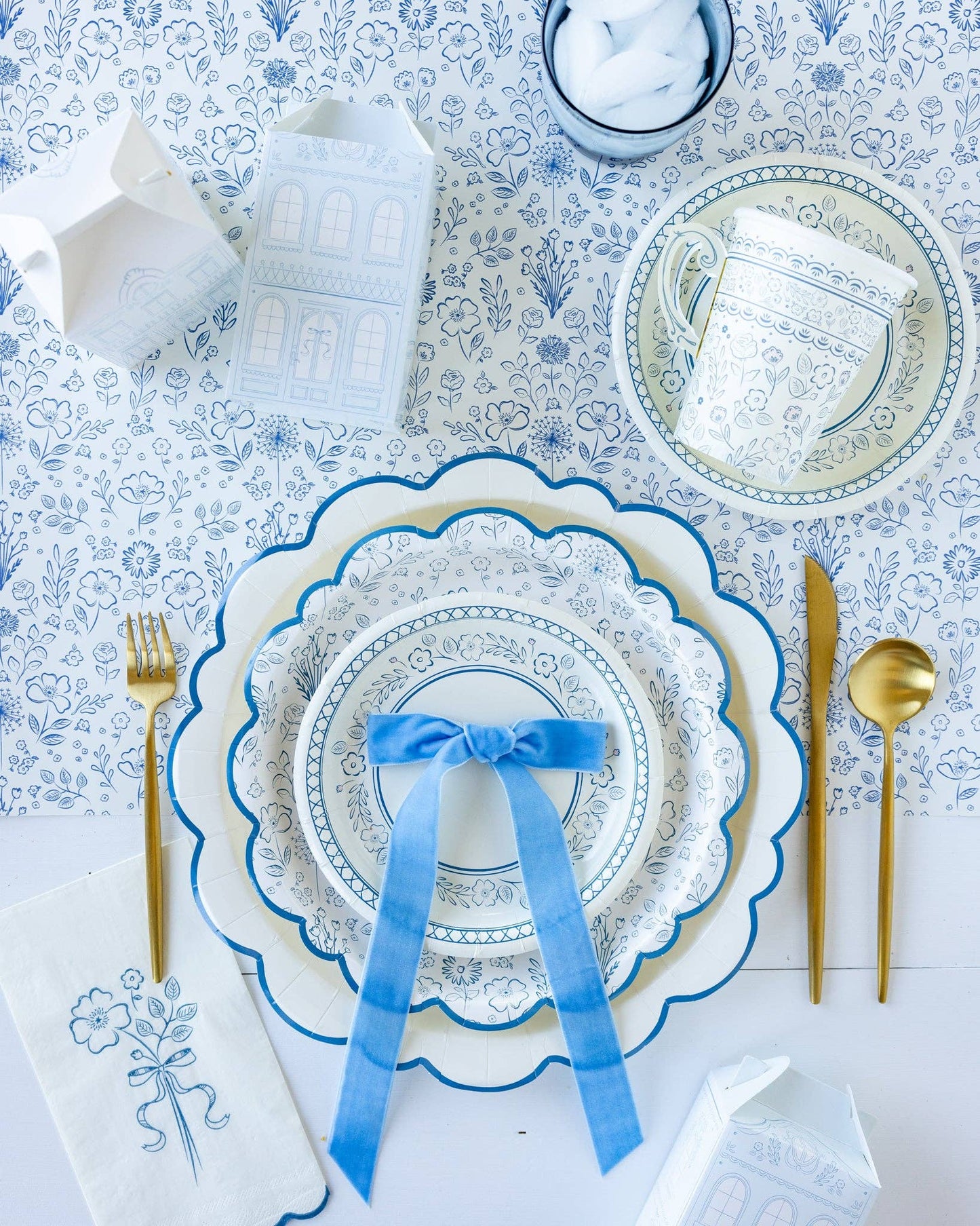 My Mind’s Eye - PEM1020 - Pembroke Floral Paper Table Runner