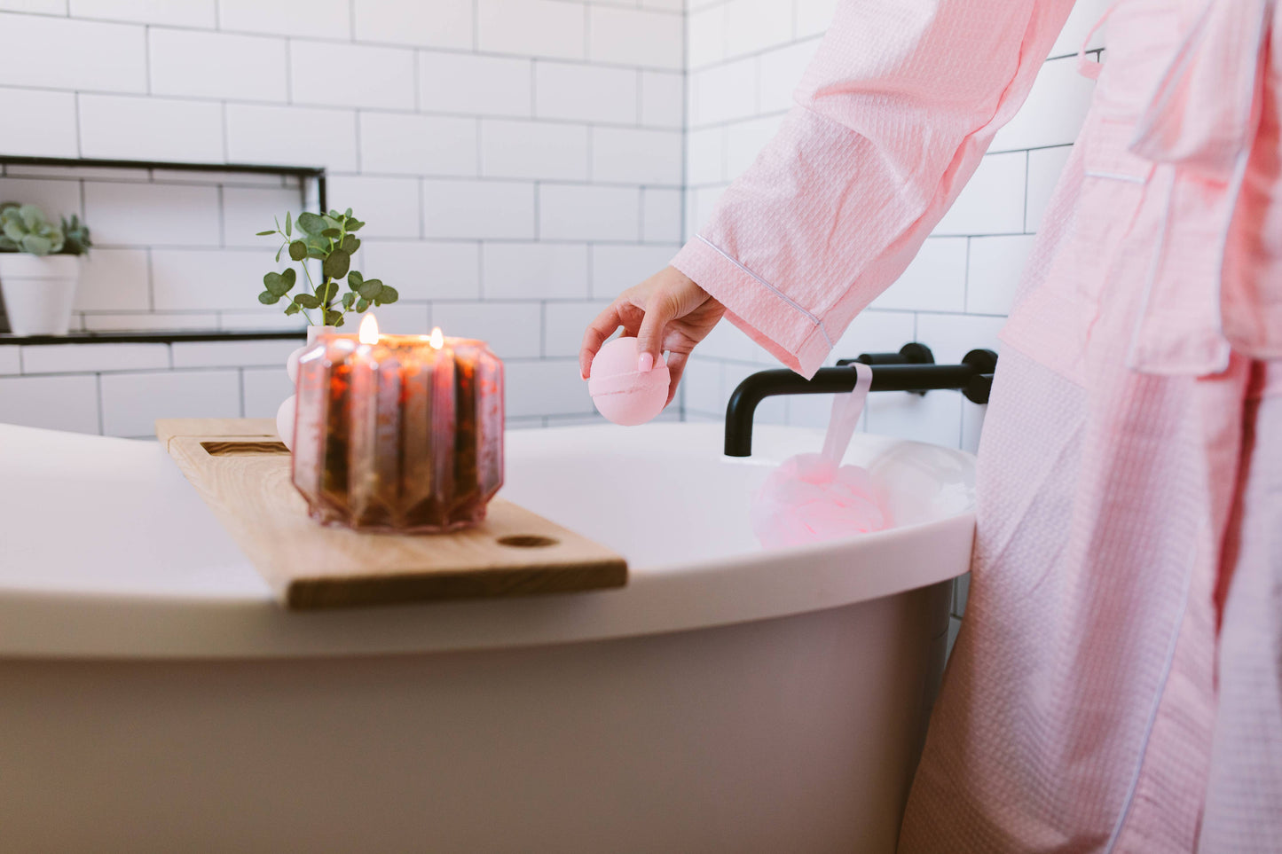 Bridgewater Candle Company - Sweet Grace Bath Bomb