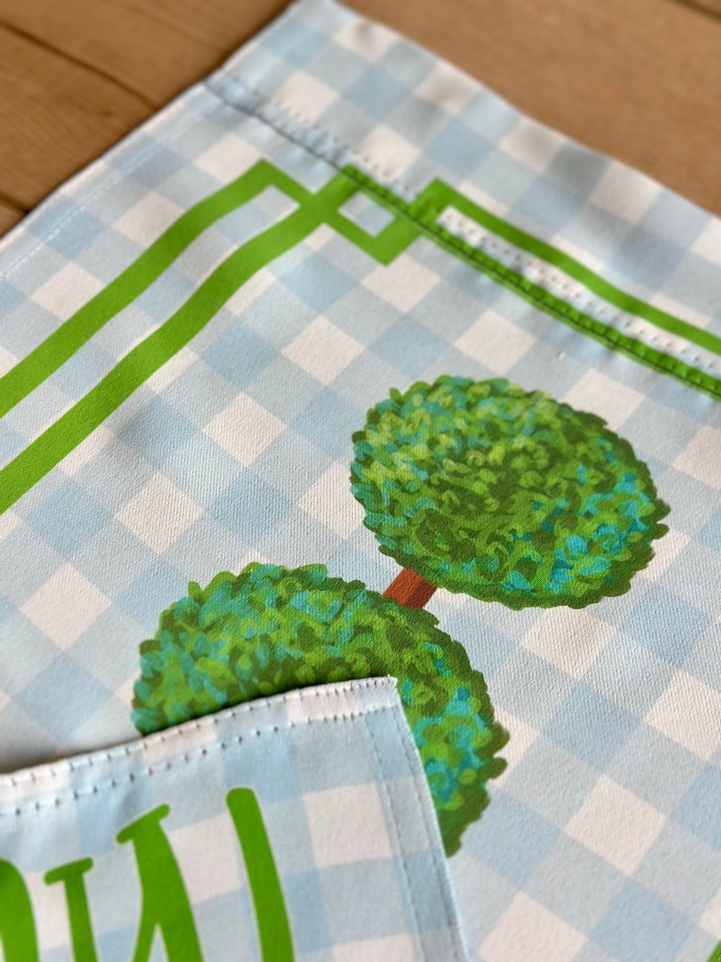Garden Flag - Welcome Topiary: 12" x 18" - Double-Sided