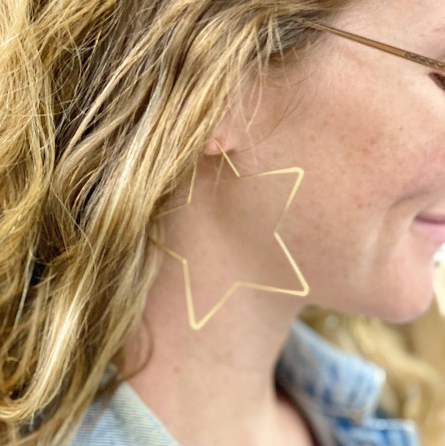 Ellison+Young - Twinkling Star Hoop Earrings