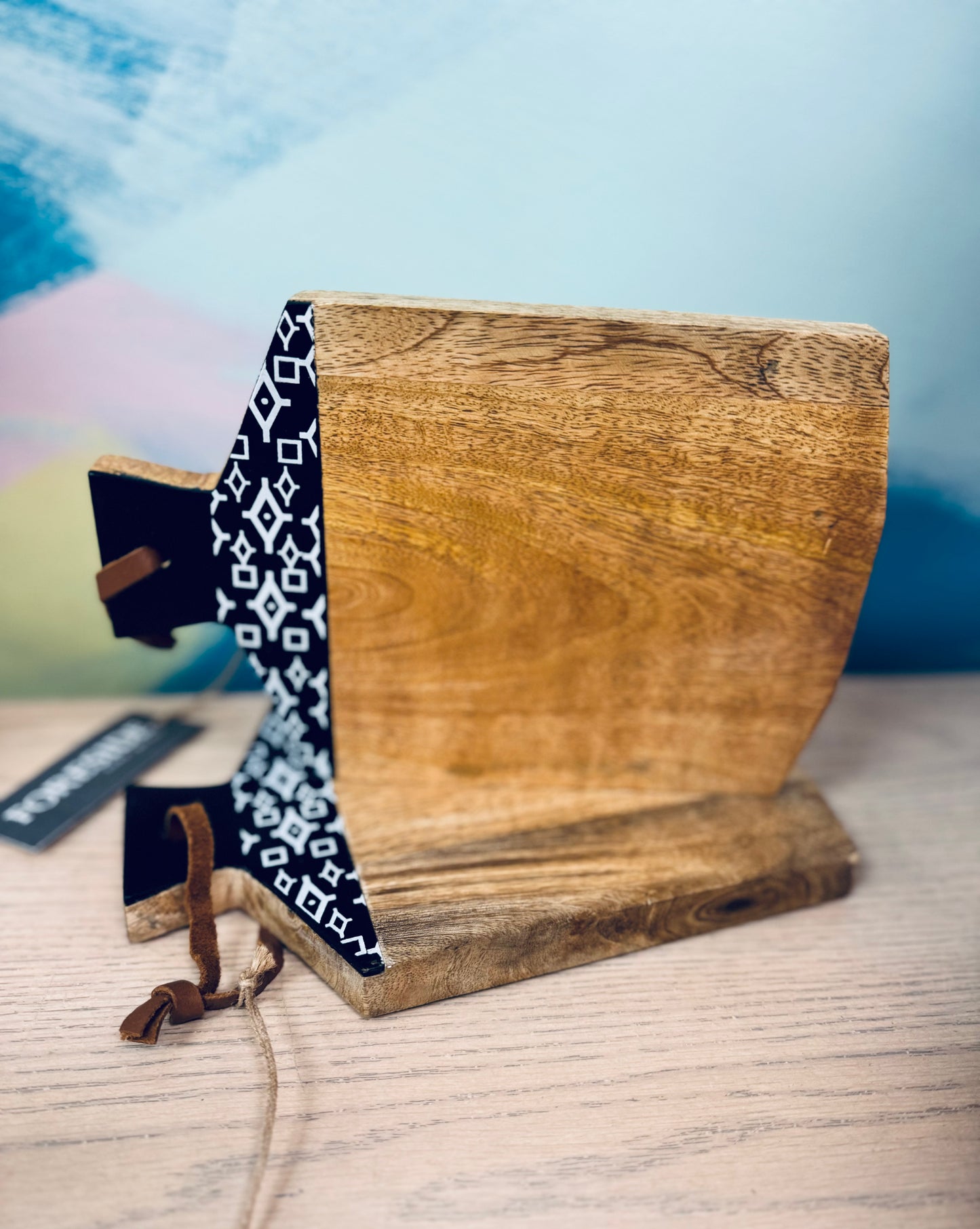 BLACK GEO CUTTING BOARD