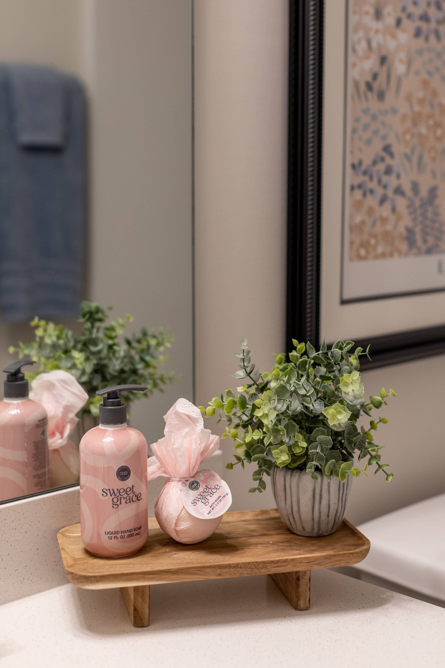 Bridgewater Candle Company - Sweet Grace Bath Bomb