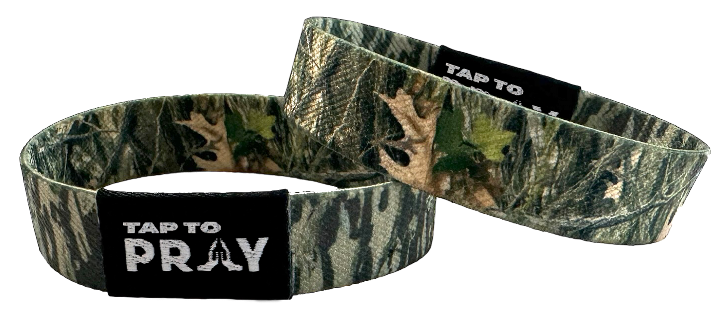 Versible - Tap To Pray Wristbands - Tap W/Phone For Daily Verse/Prayer: Medium / River Rock Camo Class / Sage