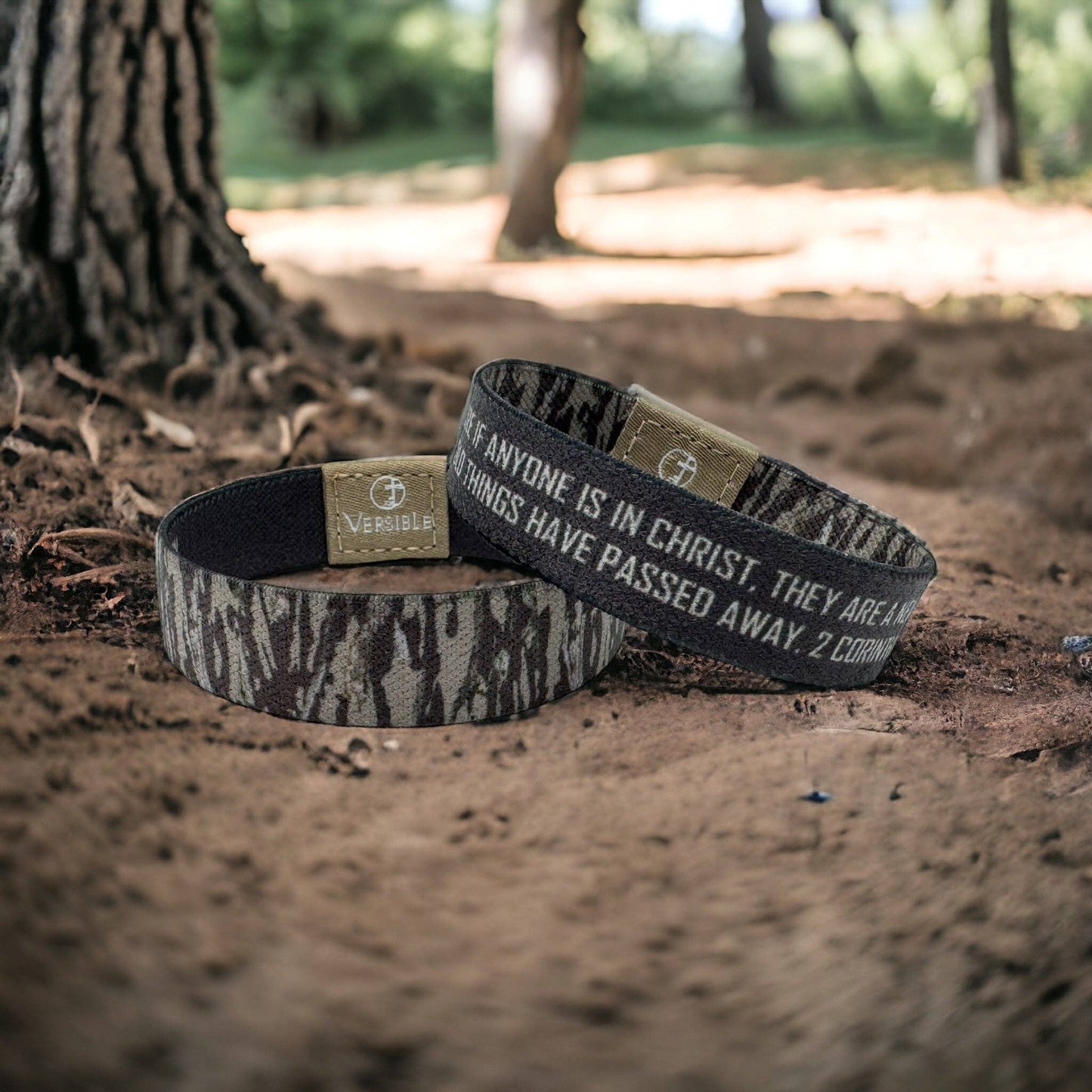 Versible - Tree Bark Camo / 2 Corinthians 5:17: Medium