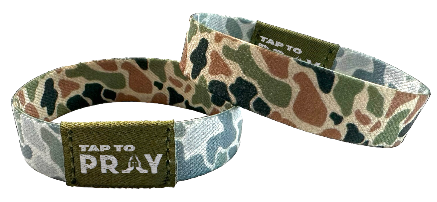 Versible - Tap To Pray Wristbands - Tap W/Phone For Daily Verse/Prayer: Medium / River Rock Camo Class / Sage