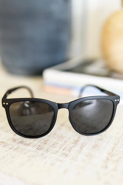 Collapsible Girlfriend Sunnies & Case in Black: OS