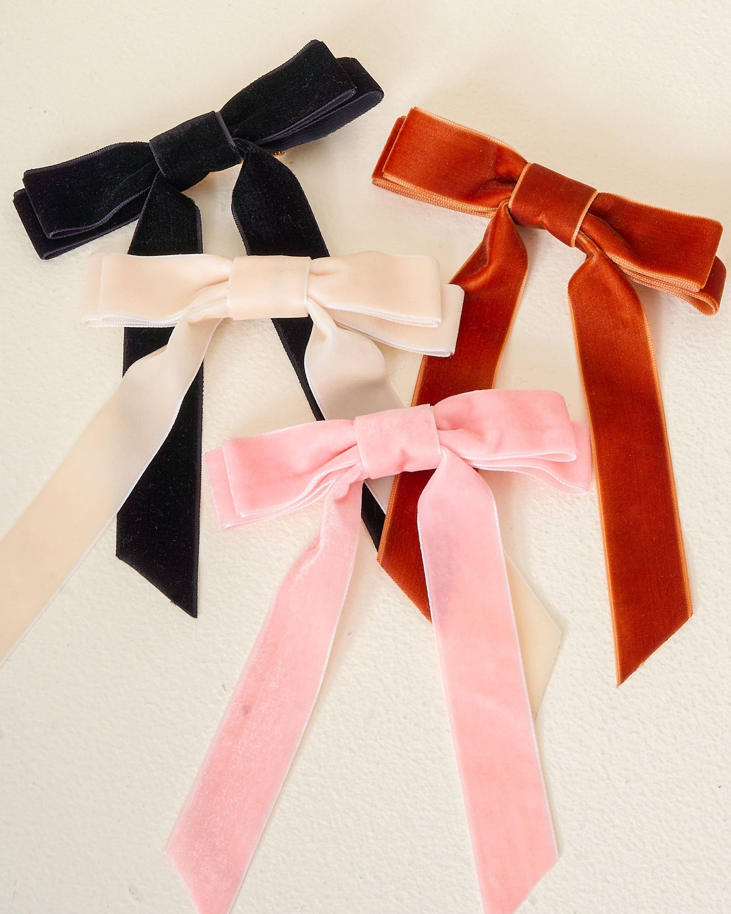 The Darling Effect - Velvet Hair Bow- Blush
