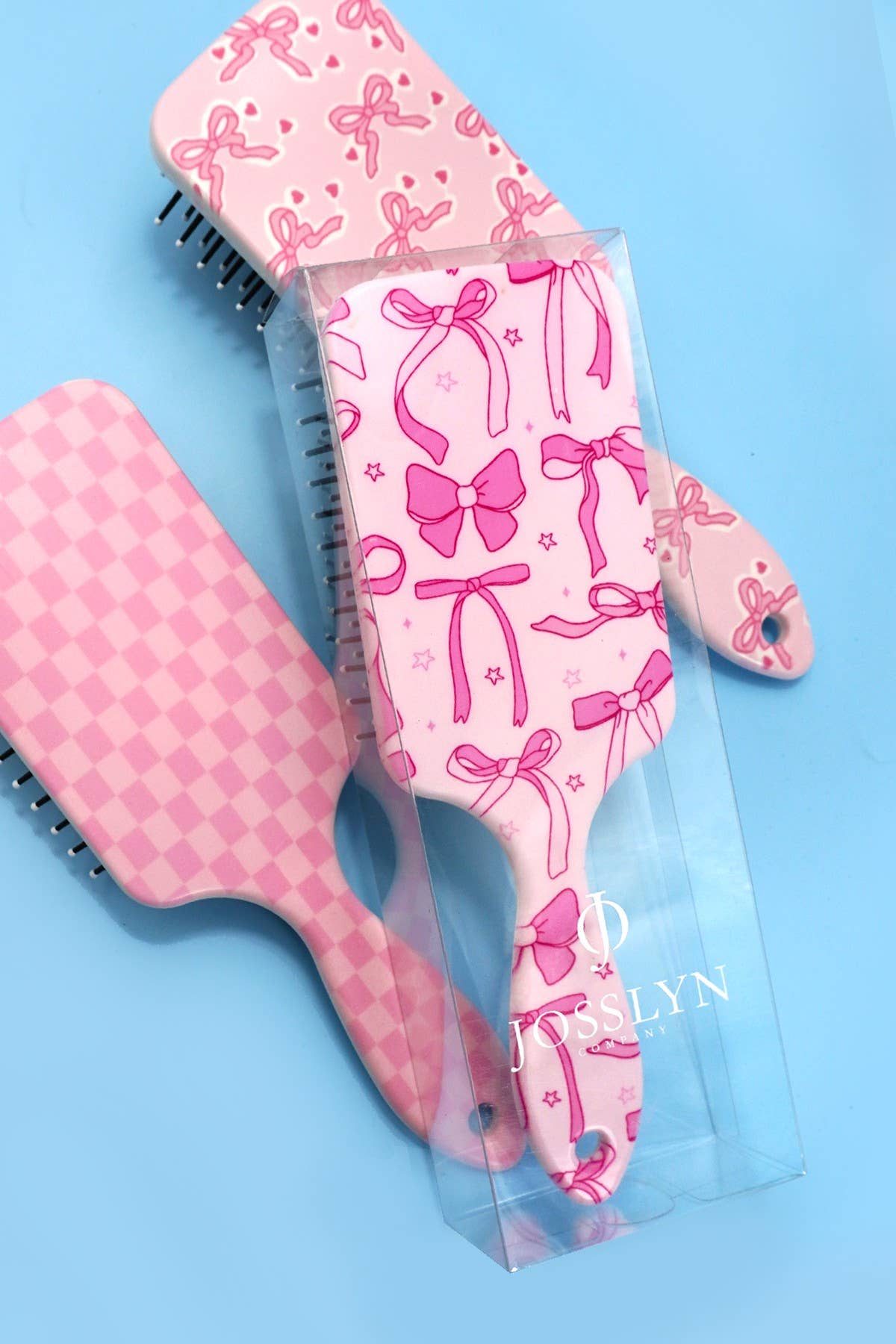 JOSSLYN by wall to wall - LARGE DETANGLE PADDLE HAIR BRUSH COMB | 40HC100: BOW B