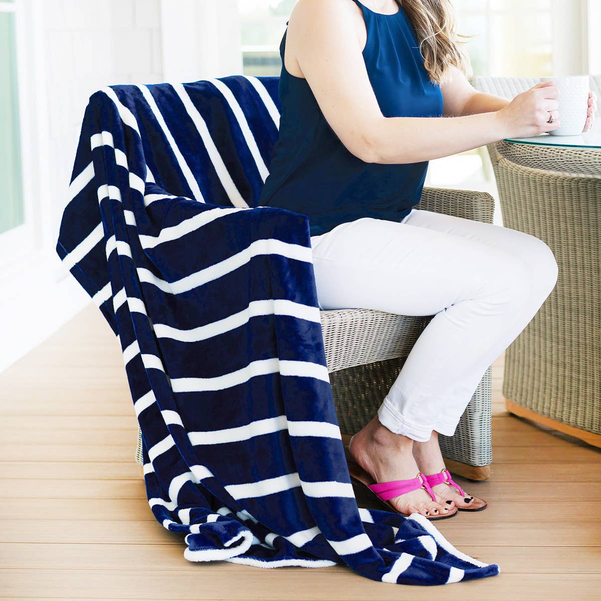 Viv&Lou - Navy Stripe Blanket